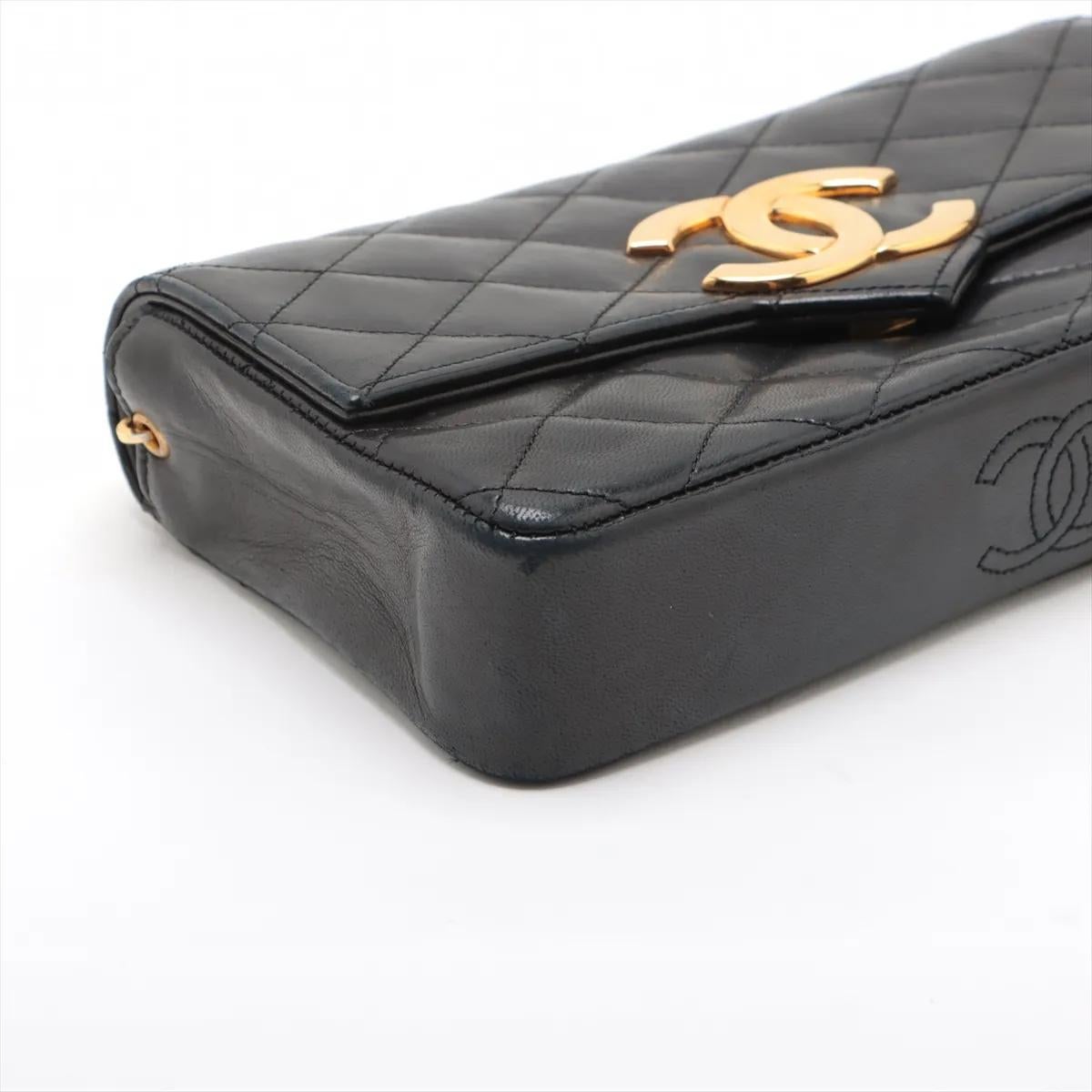 *Chanel CC Logo  Sac en cuir d'agneau matelassé à rabat unique et à chaîne unique Noir en vente 1