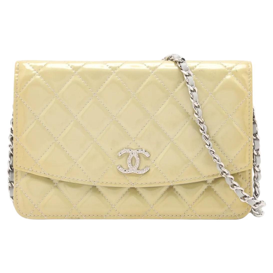 Chanel CC Logo Matelasse Lackleder Kette Brieftasche Gelb im Angebot