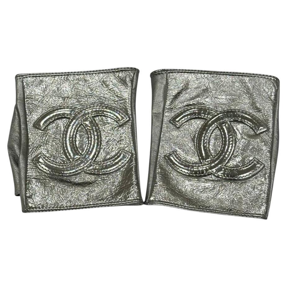 Guanti senza dita Chanel Logo CC Metallic Silver - Taglia 7