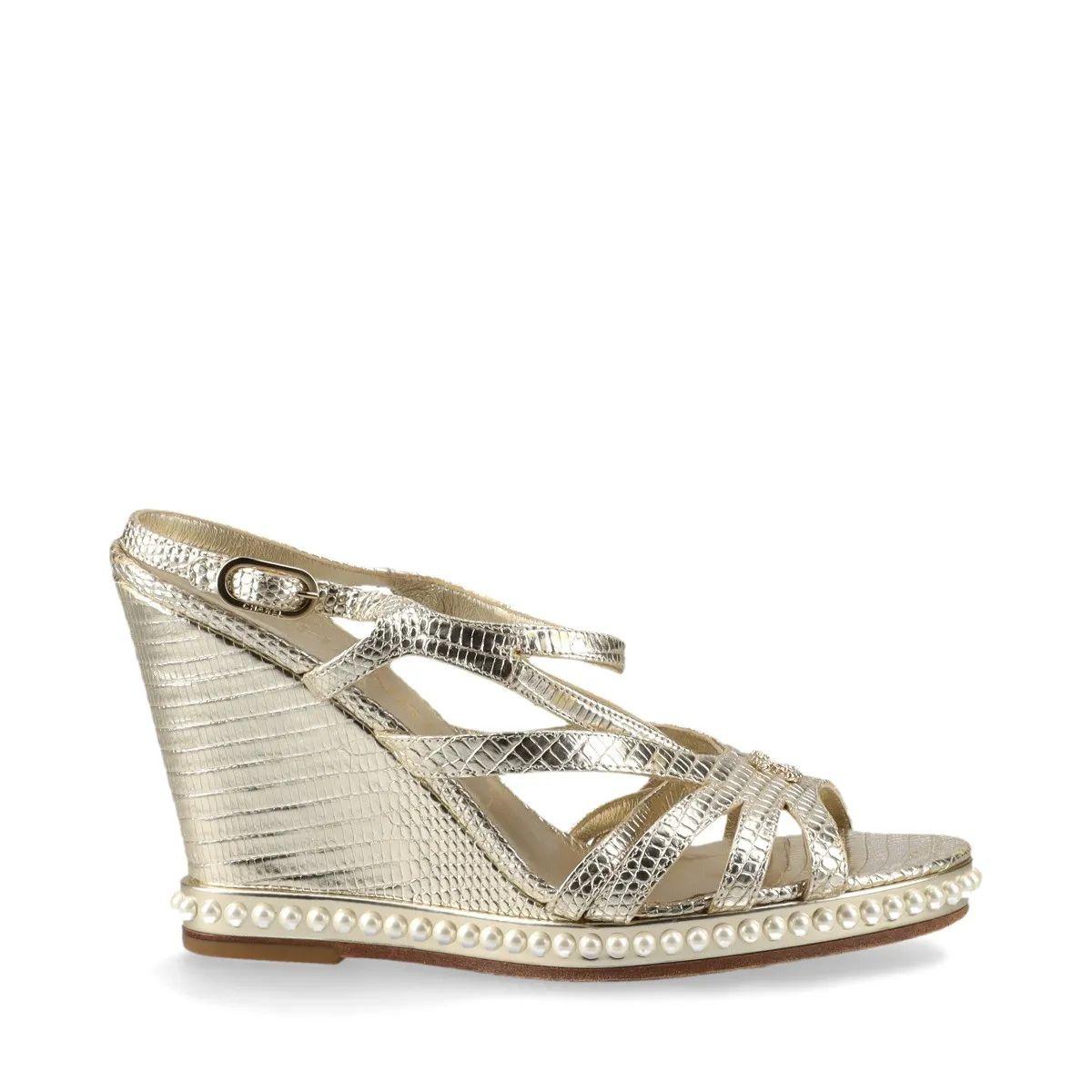 De las mujeres Chanel CC Logo Moc Lizard Wedge Sandalia Oro en venta