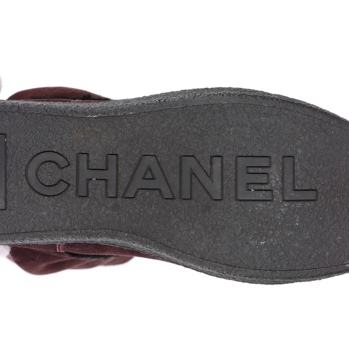 Chanel CC Logo Mouton Botas Largas Burdeos en venta 6