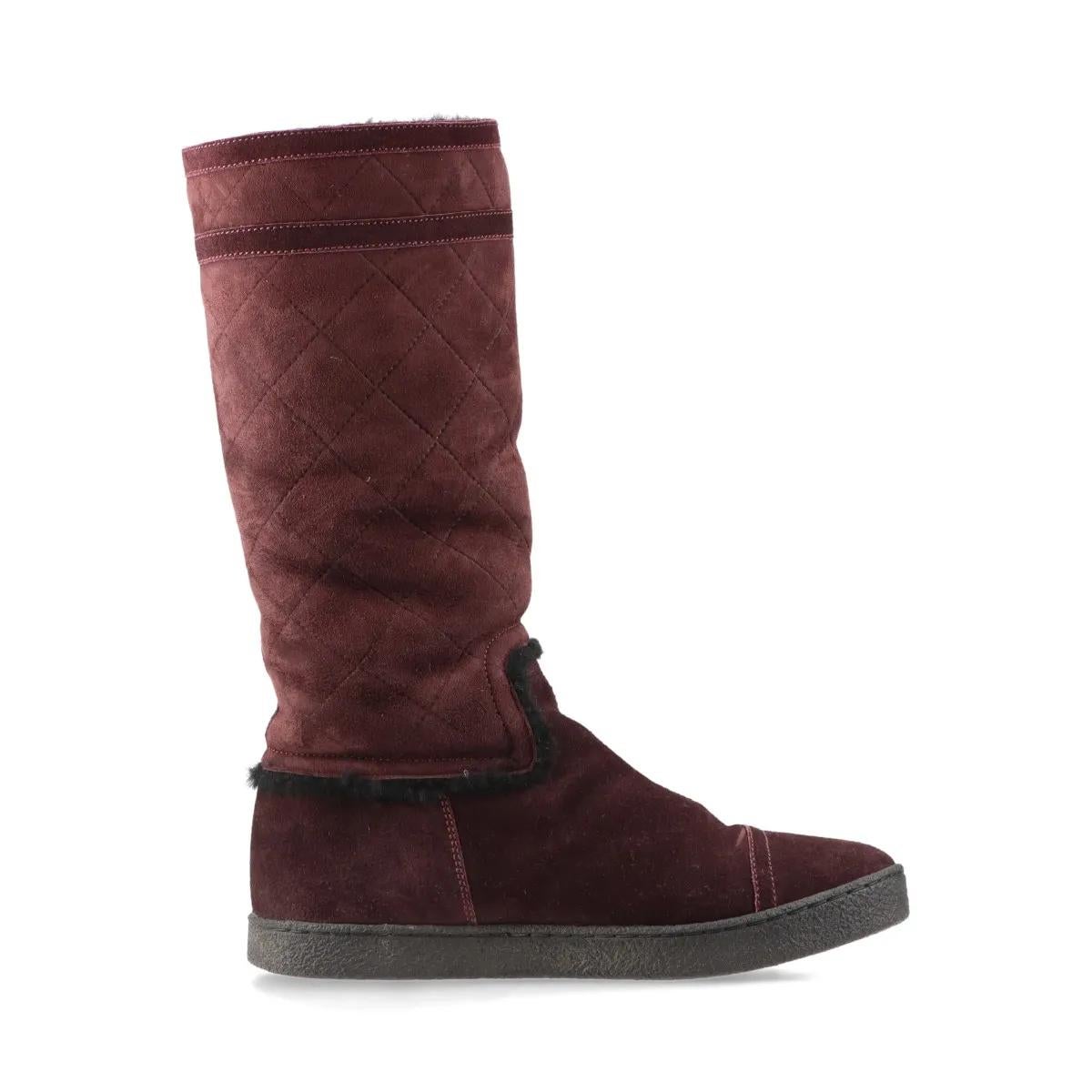 Chanel CC Logo Mouton Botas Largas Burdeos Negro en venta