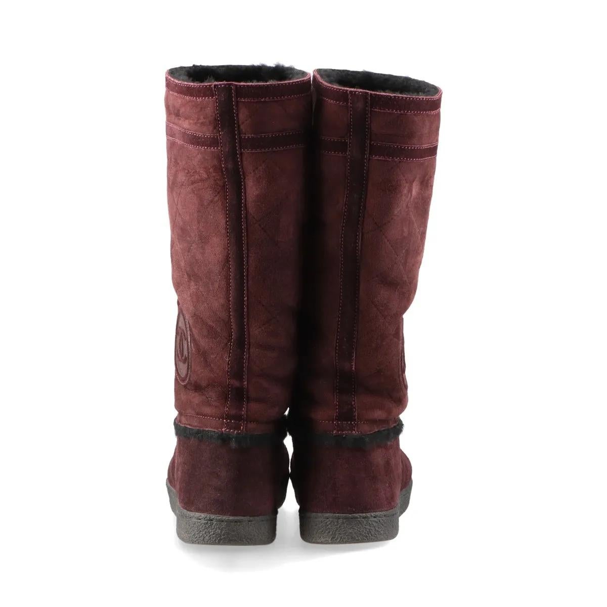 Chanel CC Logo Mouton Botas Largas Burdeos en venta 2