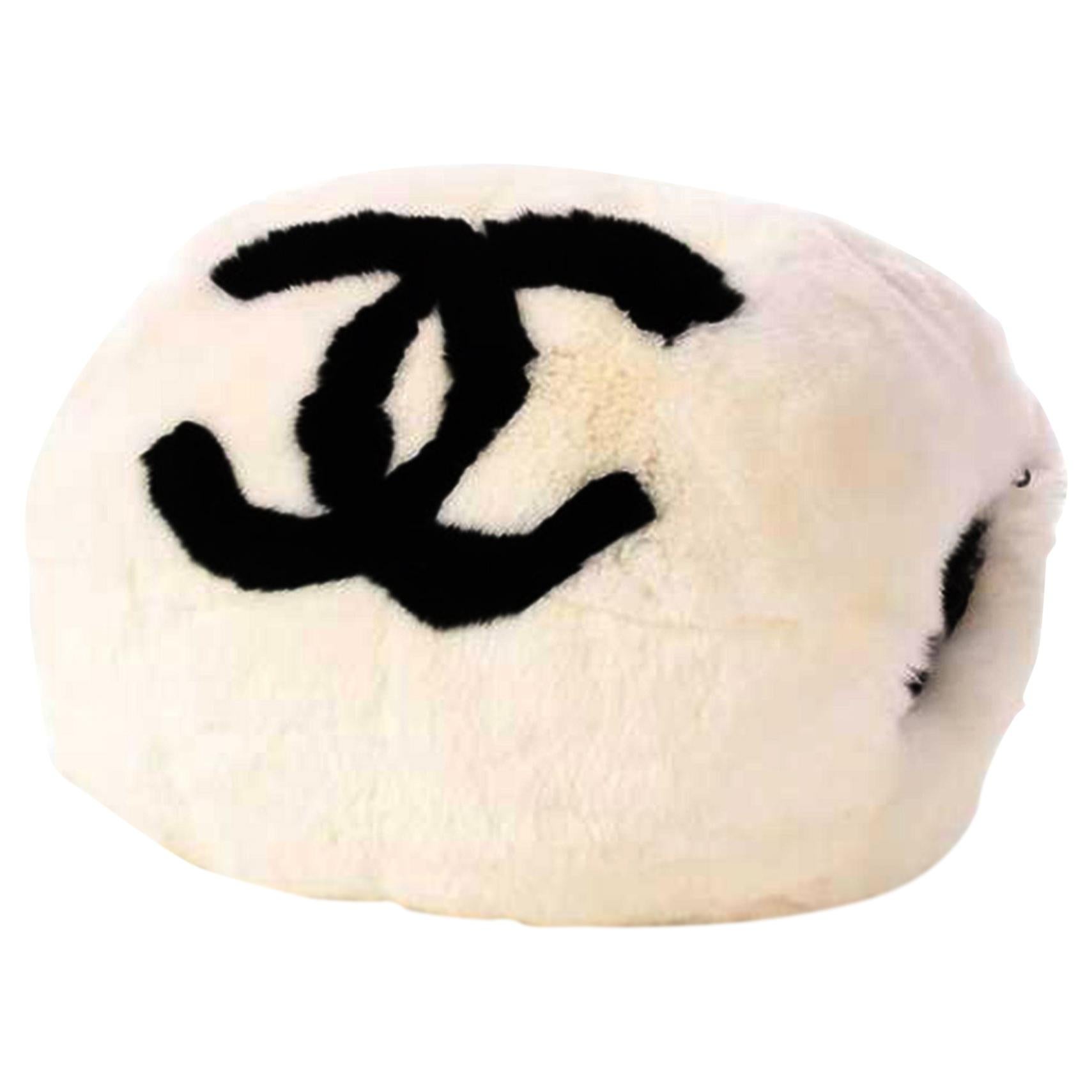 Chanel Cc Logo Muff Vintage Rare Limited Edition White Fur Satchel