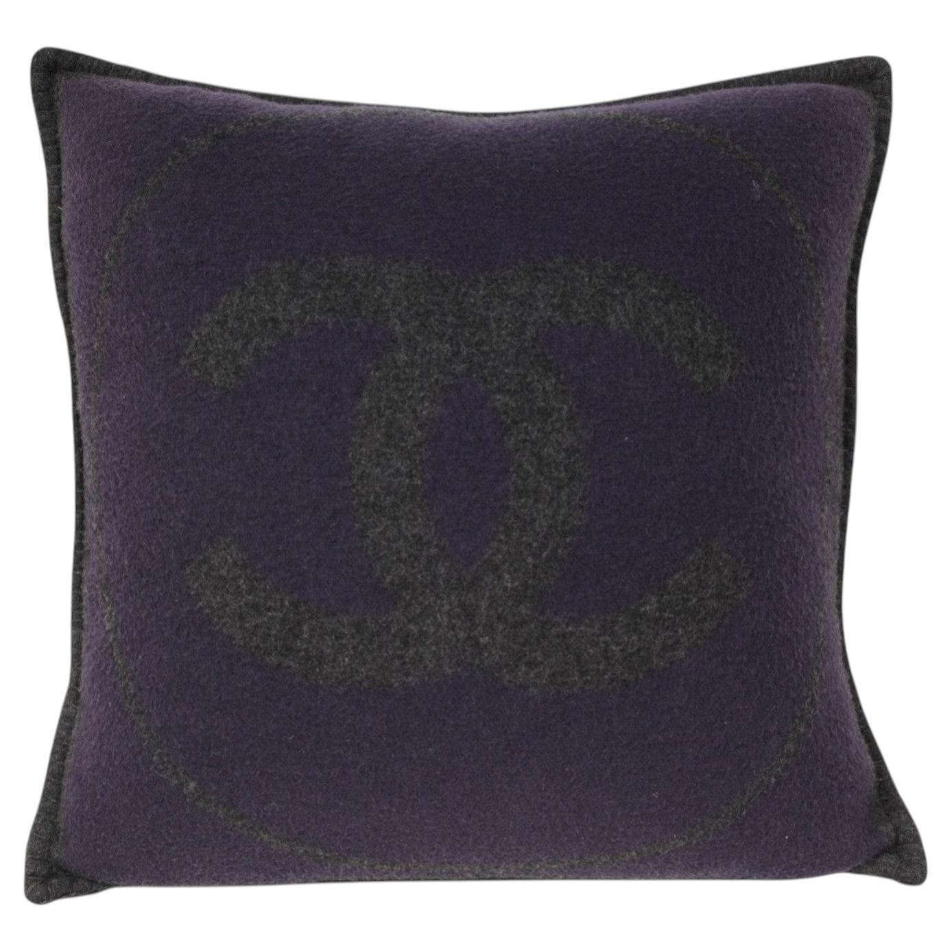 Chanel CC Logo Blu Navy Grigio Lana Merino Cashmere Cuscino Coperta in vendita