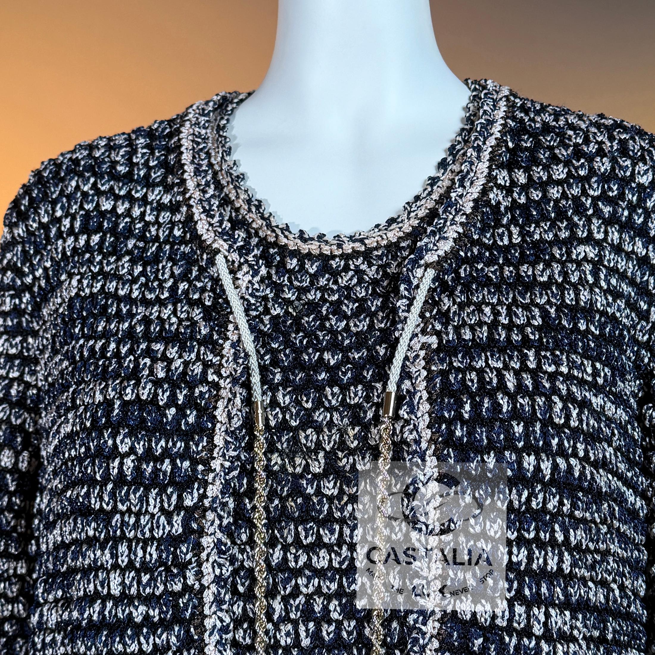 Ensemble veste et robe à collectionner CHANEL CC Logo Patch  42 FR en vente 4