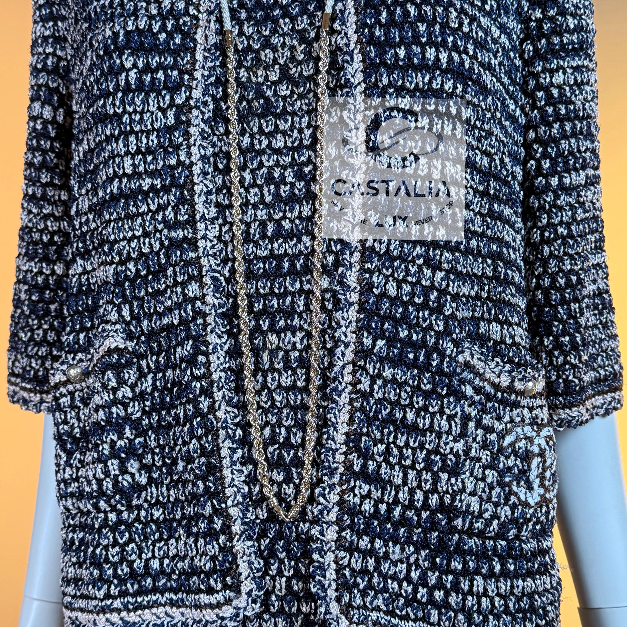 Ensemble veste et robe à collectionner CHANEL CC Logo Patch  42 FR en vente 5