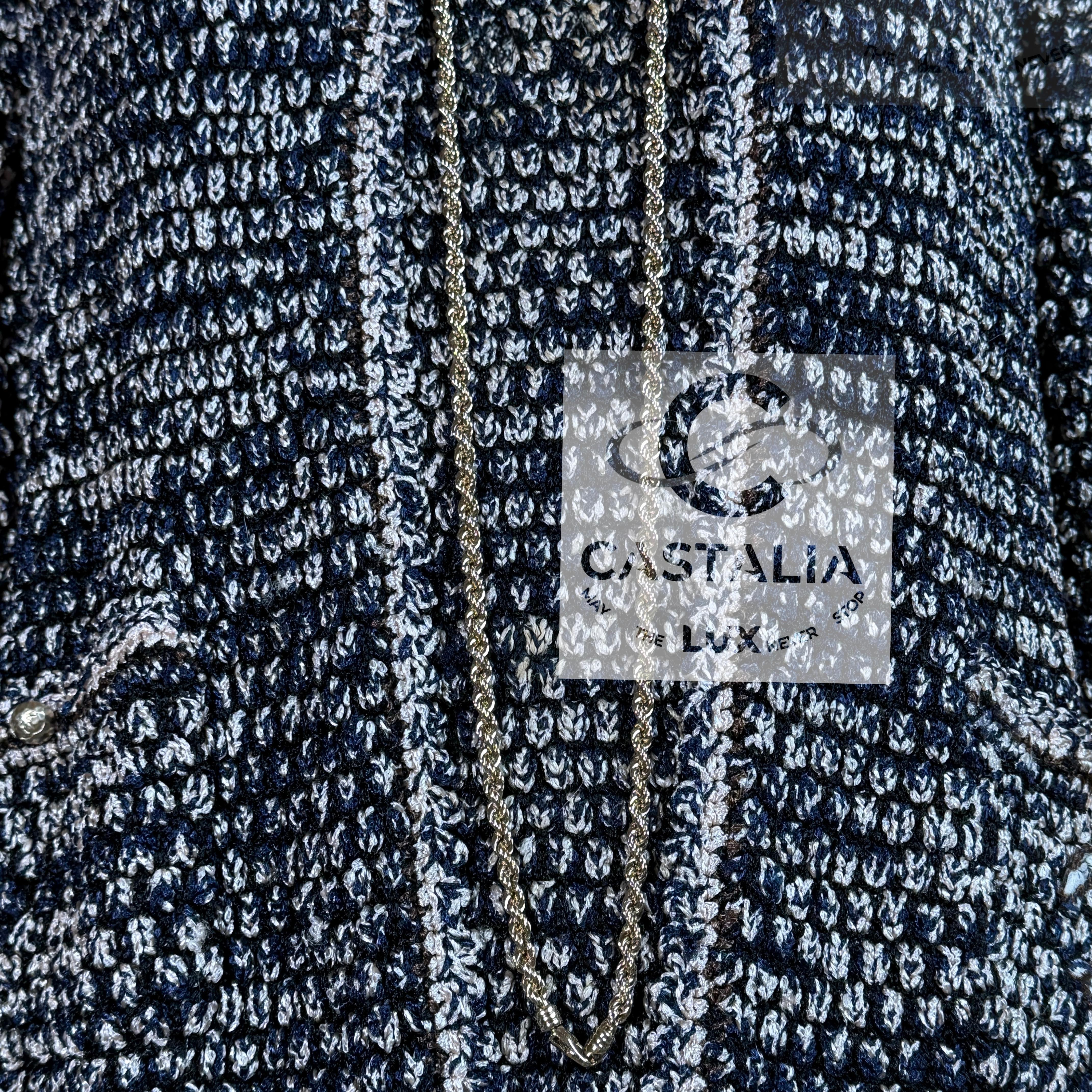 Ensemble veste et robe à collectionner CHANEL CC Logo Patch  42 FR en vente 6