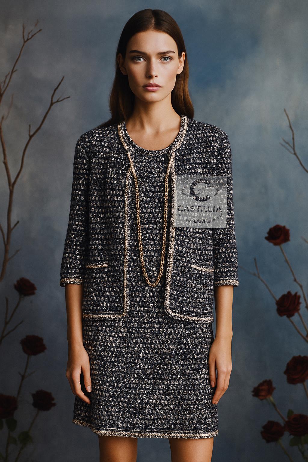 Ensemble veste et robe à collectionner CHANEL CC Logo Patch  42 FR en vente 1