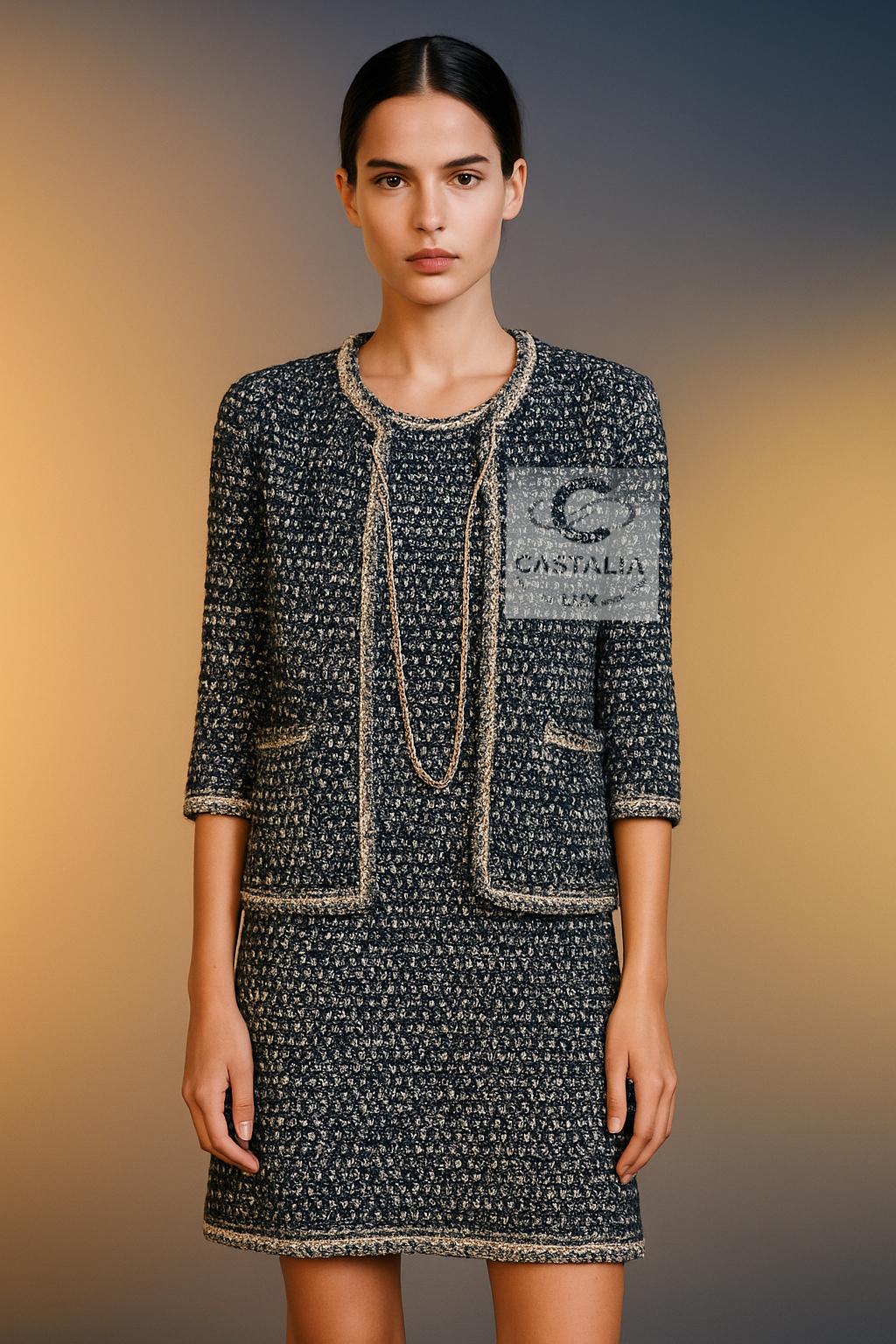 Ensemble veste et robe à collectionner CHANEL CC Logo Patch  42 FR en vente 10