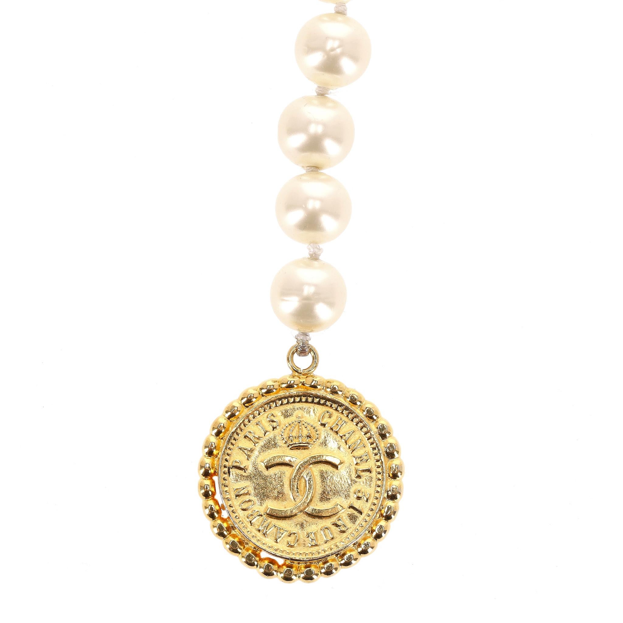 Chanel 'CC' Logo Pearl & 24k Gold Plated Chain Multi-Strand Belt For Sale 3