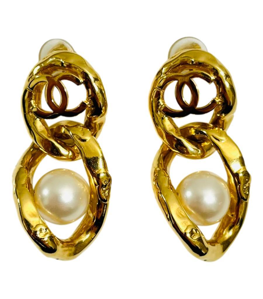 Chanel 'CC' Logo & Pearl Dangle Earrings For Sale 3