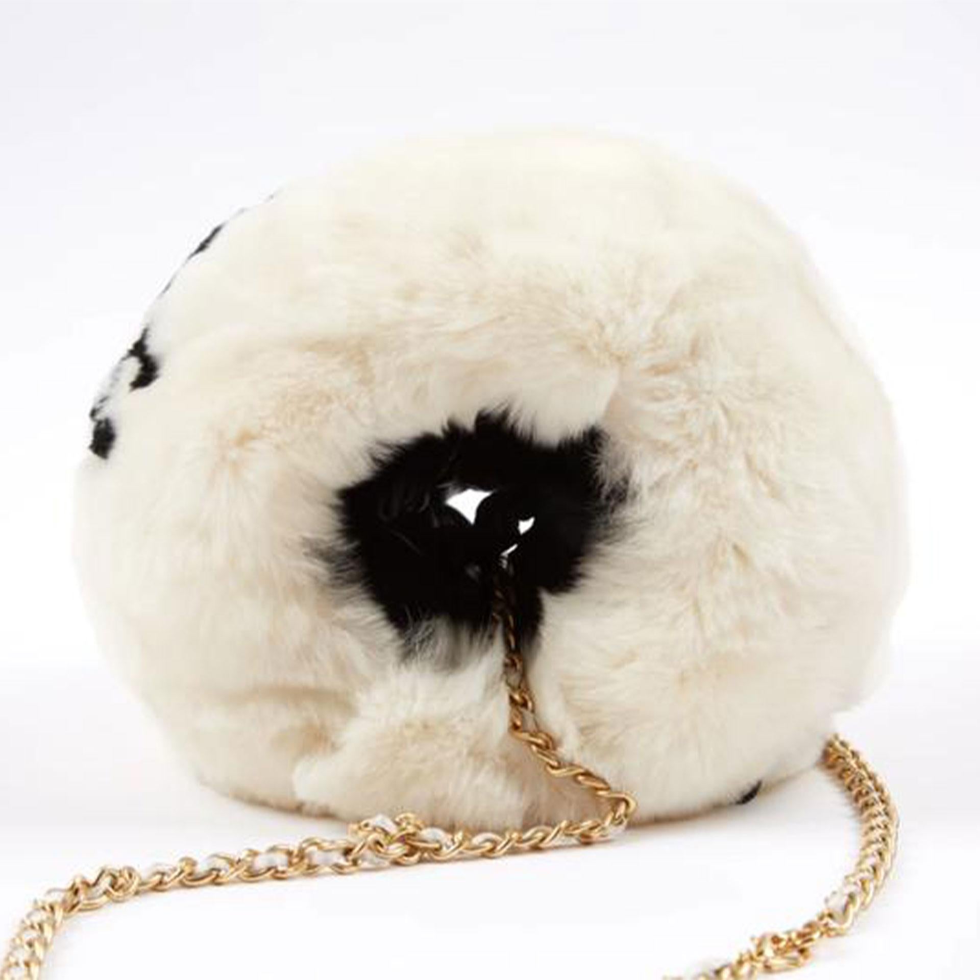 Chanel Cc Logo Reindeer Muff Vintage Rare Limited Edition White Fur Satchel In Good Condition For Sale In Miami, FL