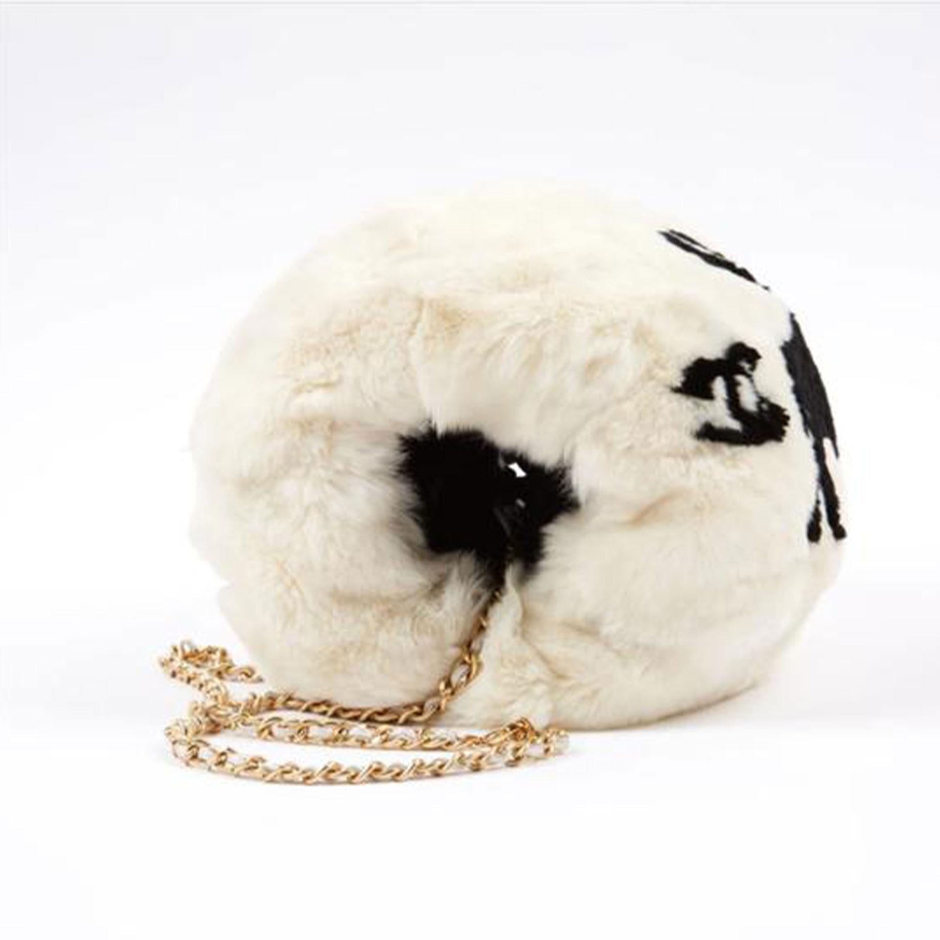Chanel CC Logo Reindeer Muff White Fur Satchel For Sale 1