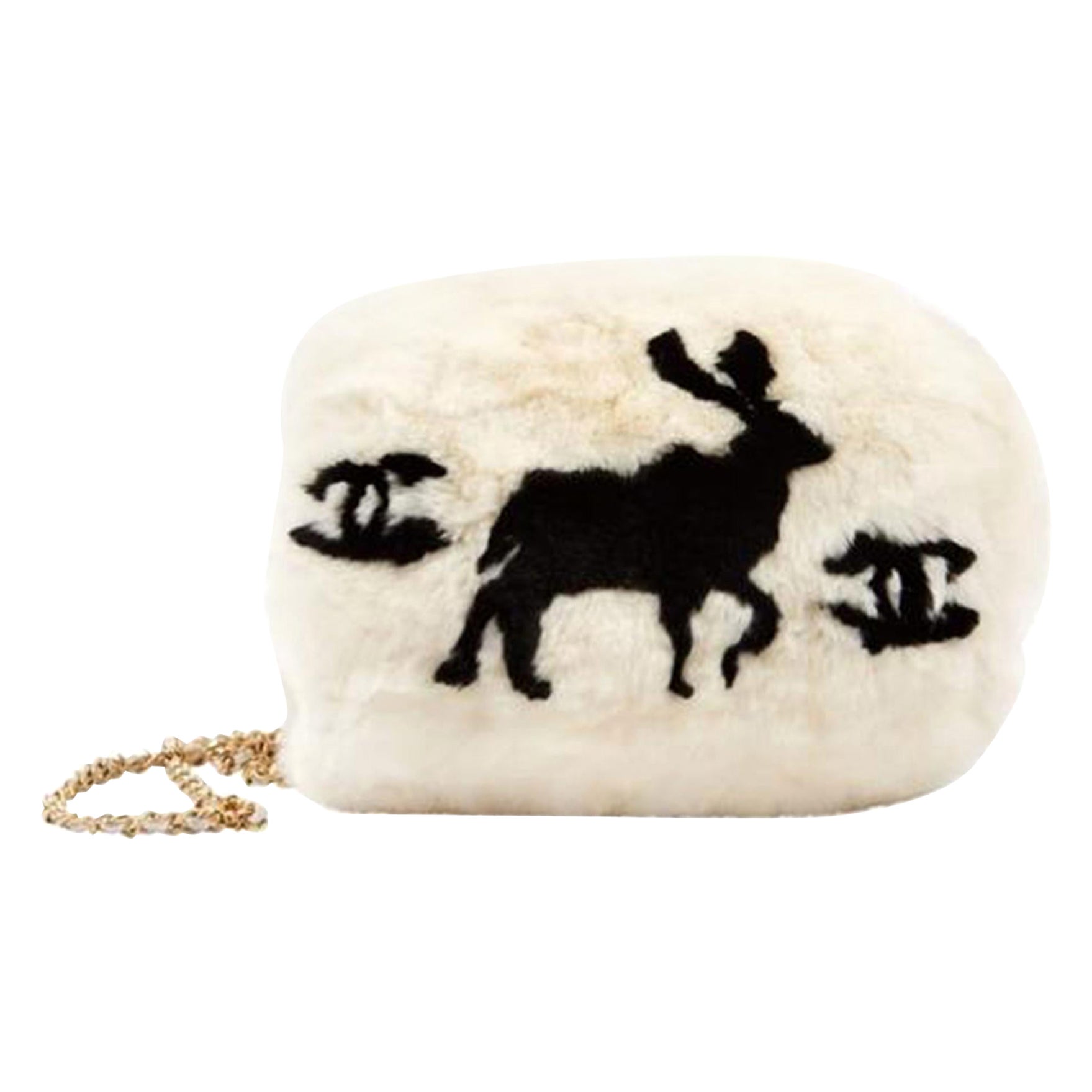 Sac à main Chanel CC Logo Reindeer Muff en fourrure blanche