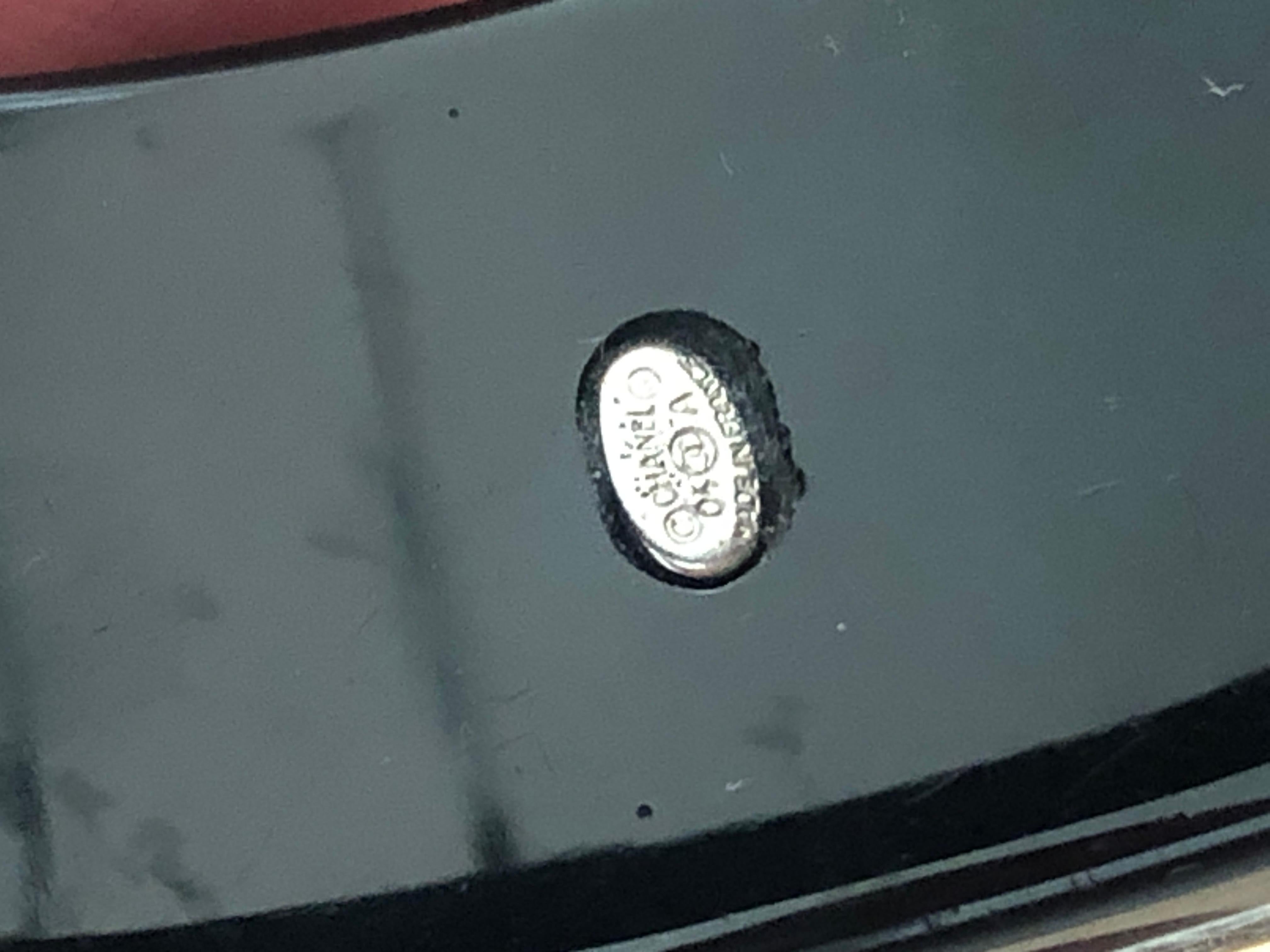 CHANEL. Conjunto de pulsera y anillo de brillantes con logotipo CC en venta 8