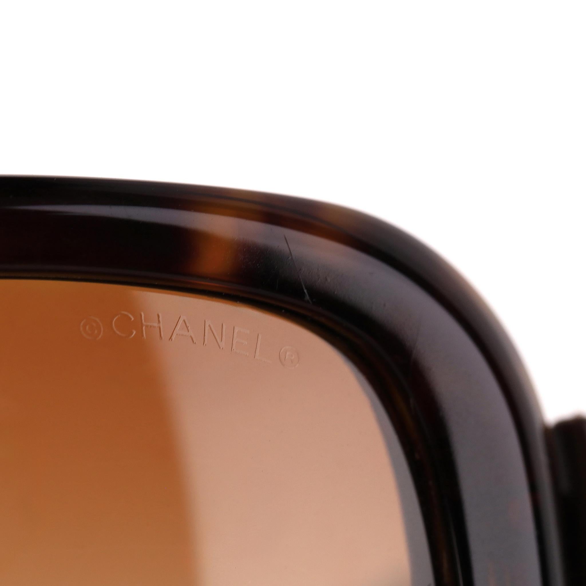 Gafas de sol Chanel 'CC' Logo Ribbon Detail Tortoise en venta 7