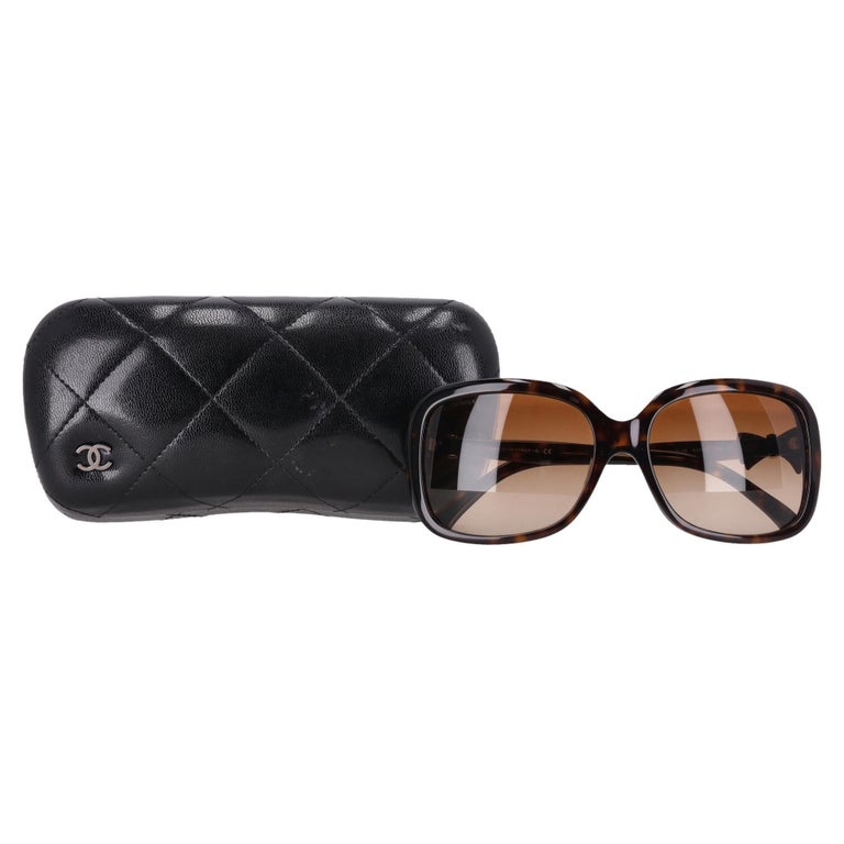 Chanel CC Logo Ribbon Black Acetate‎ Oversized Sunglasses Auth CHANEL CC Logo Ribbon Sunglasses Black/Off White  main image 4