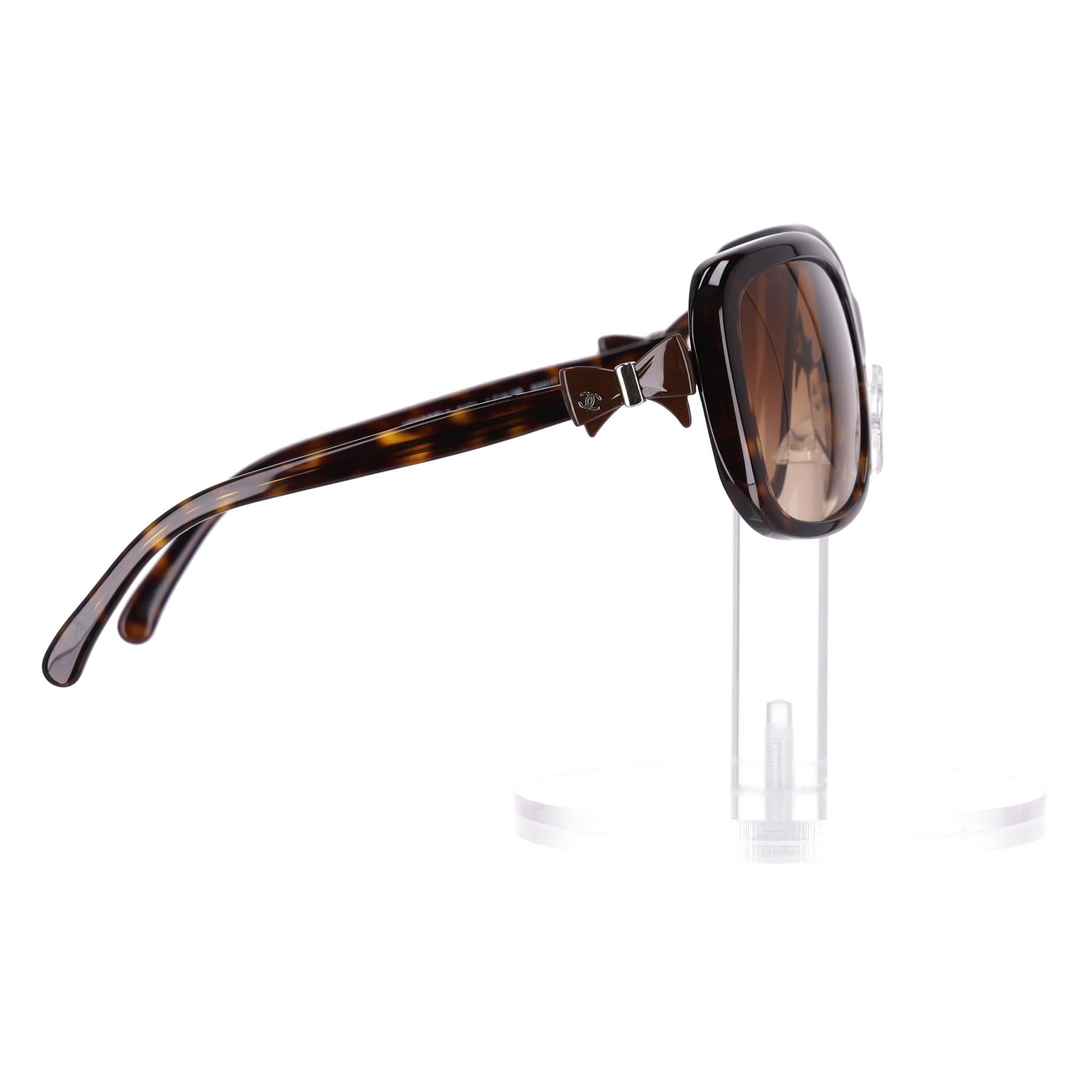 De las mujeres Gafas de sol Chanel 'CC' Logo Ribbon Detail Tortoise en venta