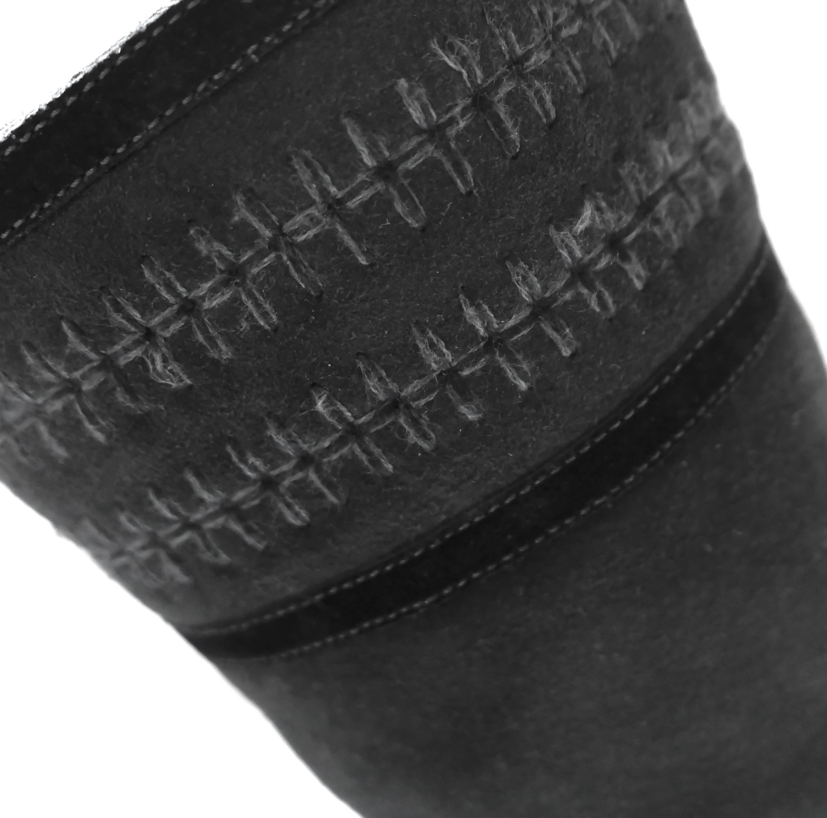 Chanel CC Logo Shearling gefütterte Mukluk Stiefel (Schwarz) im Angebot