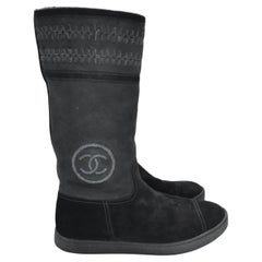Botas Mukluk Chanel CC Logo Forradas de Piel de Oveja