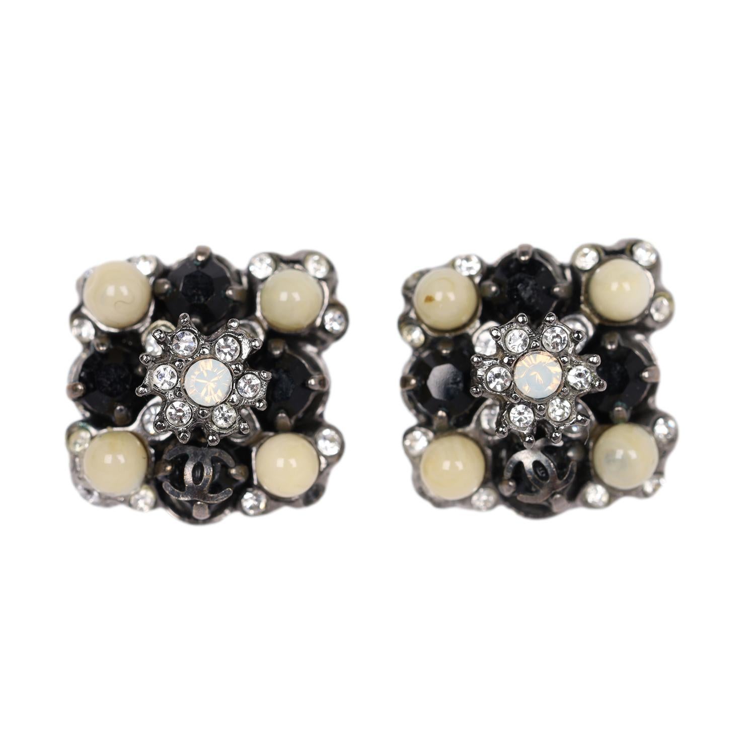 Chanel CC Logo Silver Rhinestone Pierced Earrings 2