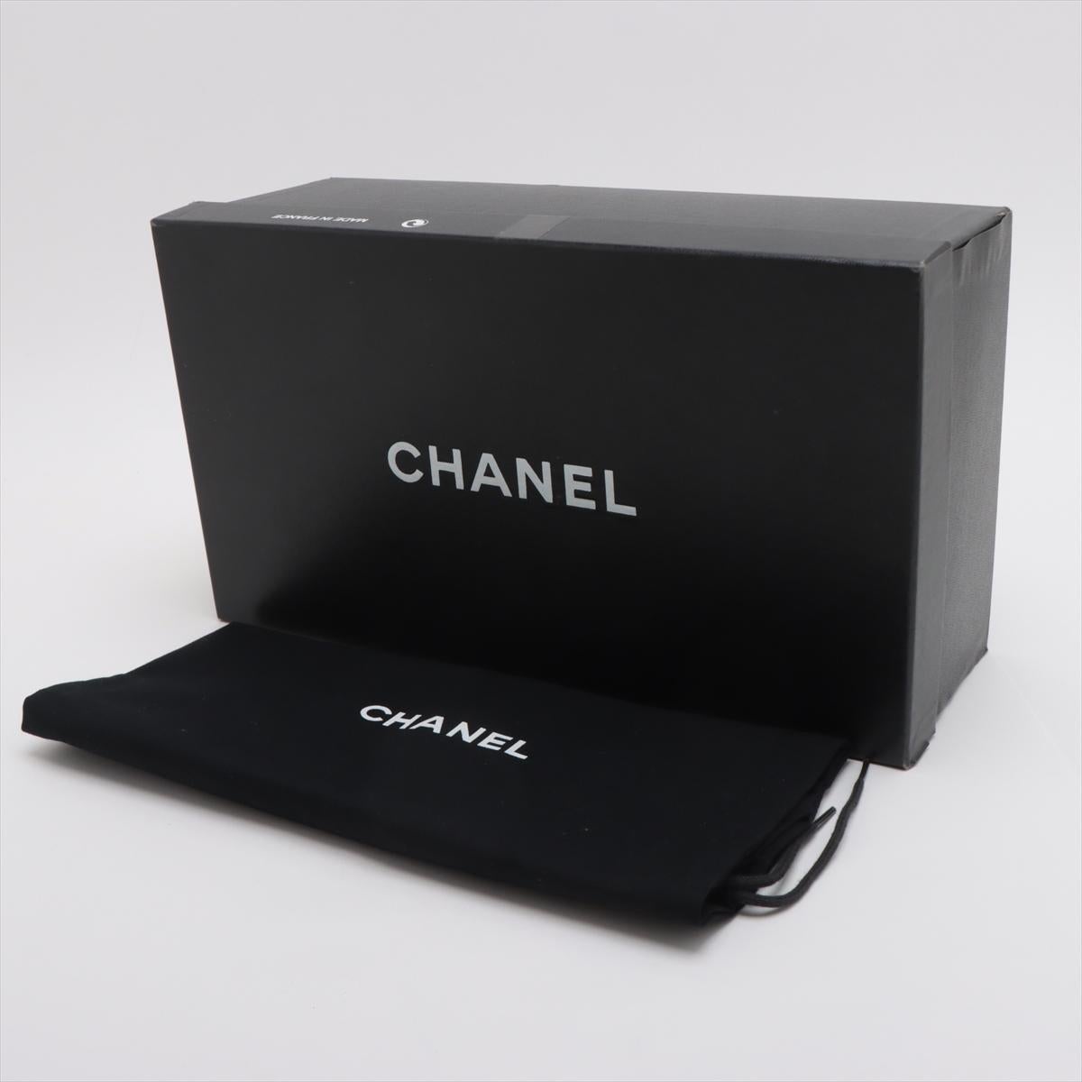 Chanel CC Logo Sneakers White x Black 13