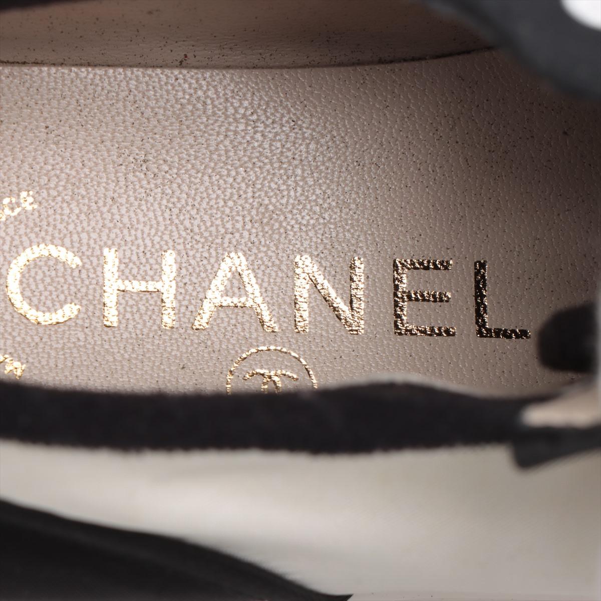 Chanel CC Logo Sneakers White x Black 5