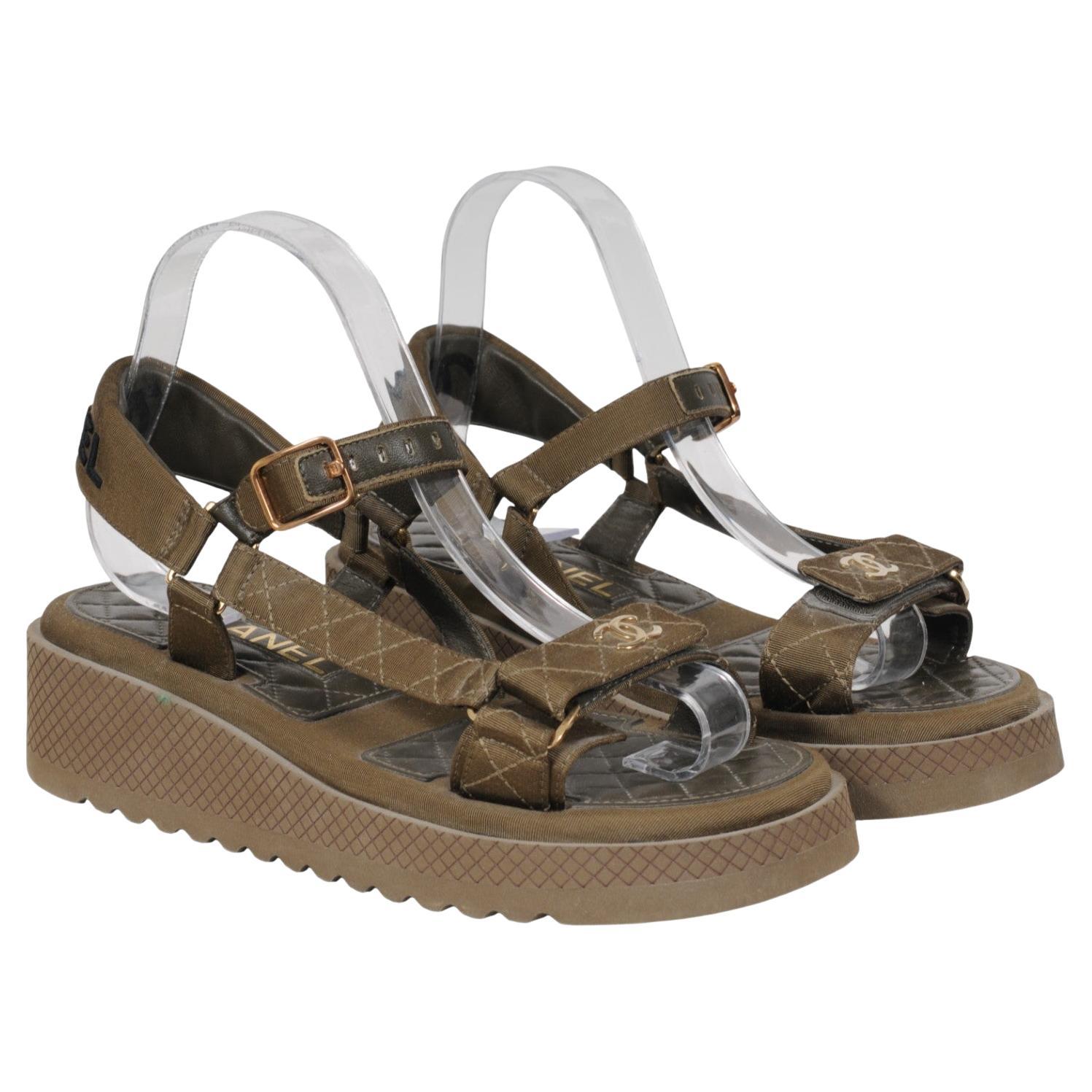 Chanel CC Logo Sport Steppsandalen US 8 EU 38 Khaki Grün Strap Chunky Mule
