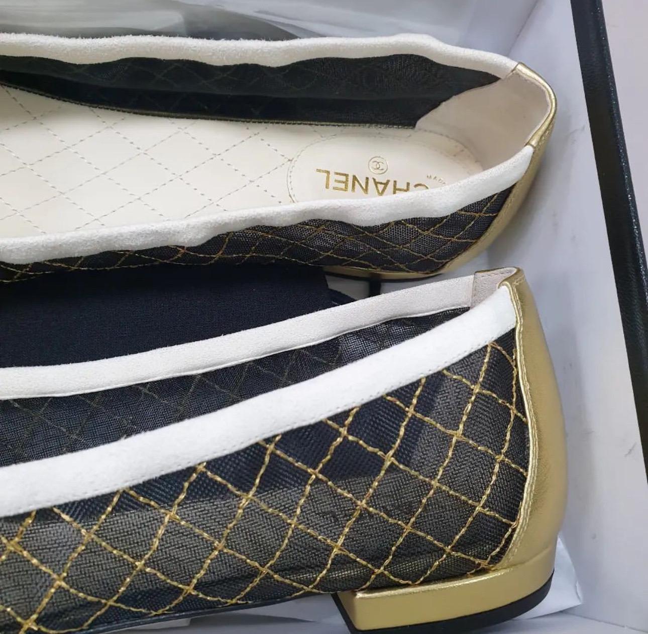 Chanel CC Logo Suede Textile Ballet Flats  In New Condition In Krakow, PL