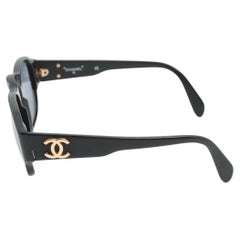 Occhiali da sole Chanel CC Logo in plastica nera