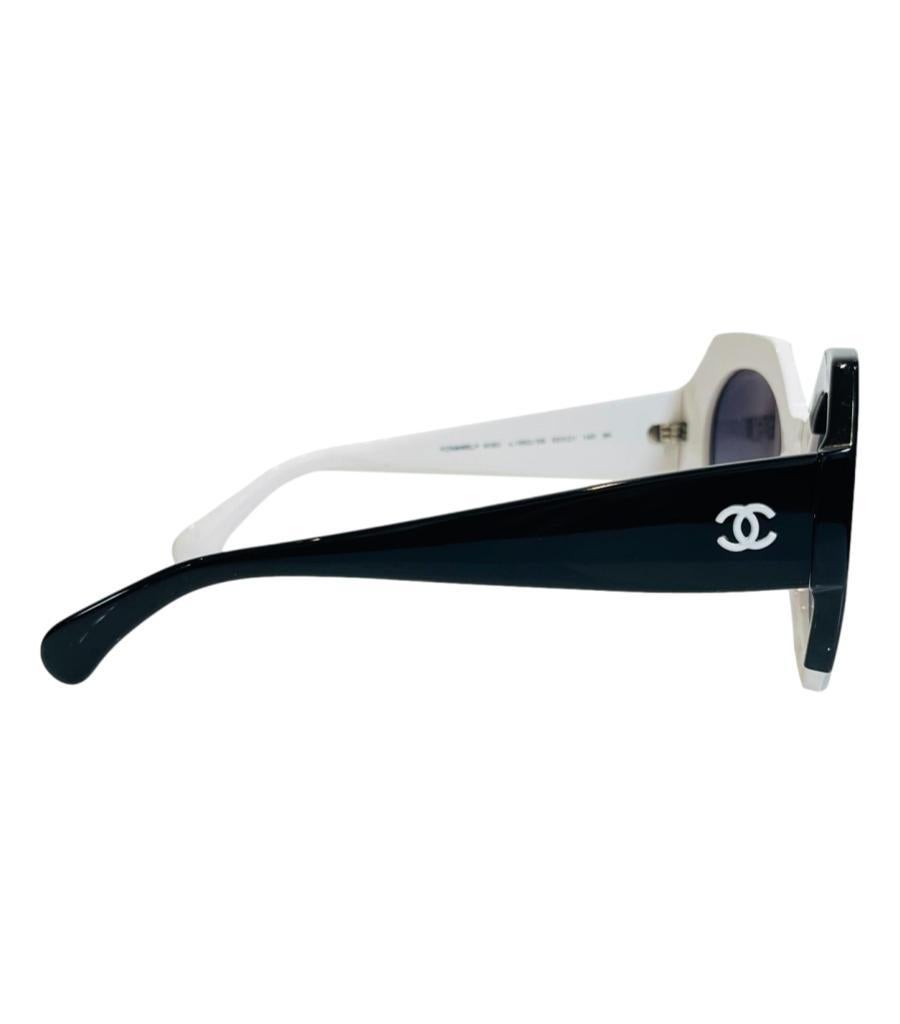 Chanel 'CC' Logo Sunglasses In Excellent Condition For Sale In London, GB