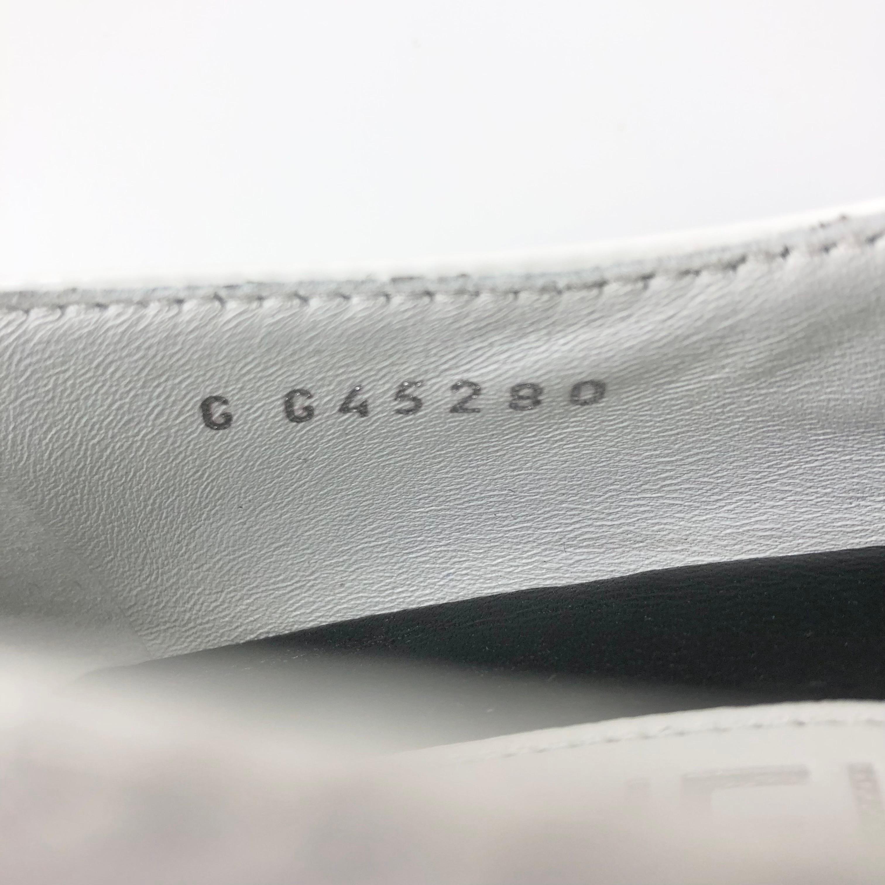 Chanel Logo Turnlock in pelle di vitello con punta a cappello Scarpe Maryjane 37 in vendita 7