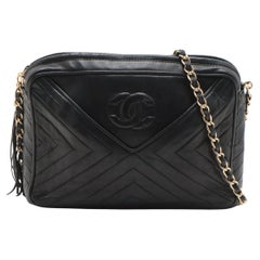 Chanel CC Logo V Stitch Lammfell Quaste mit Quaste Kette Umhängetasche Schwarz