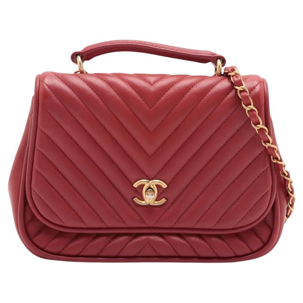 *Chanel CC Logo V Stitch Lambskin Two-Way Shoulder Bag Rouge