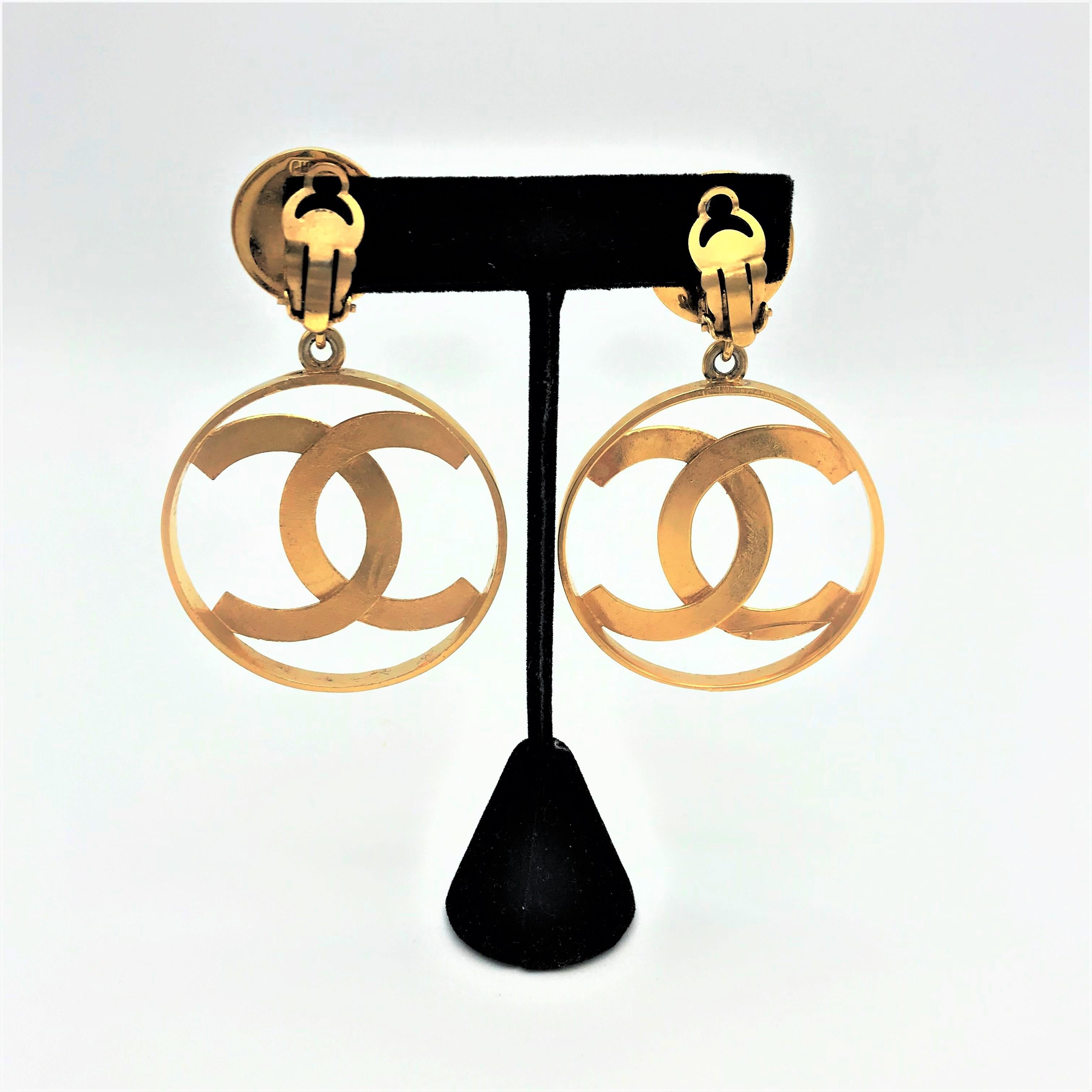 chanel logo hoop earrings
