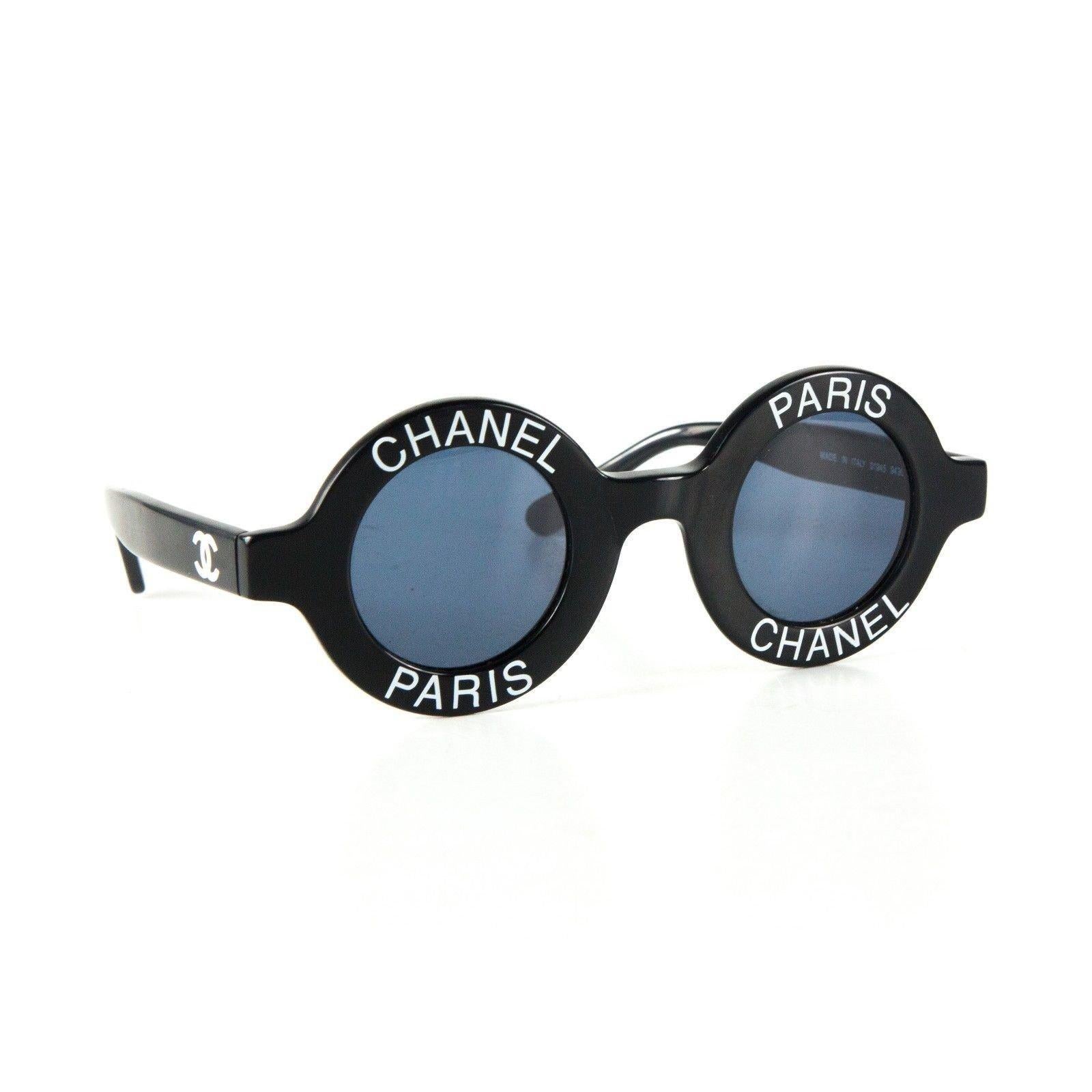 Lunettes de soleil Chanel CC Logos Eye Wear Lunettes de soleil Chanel noires Unisexe en vente