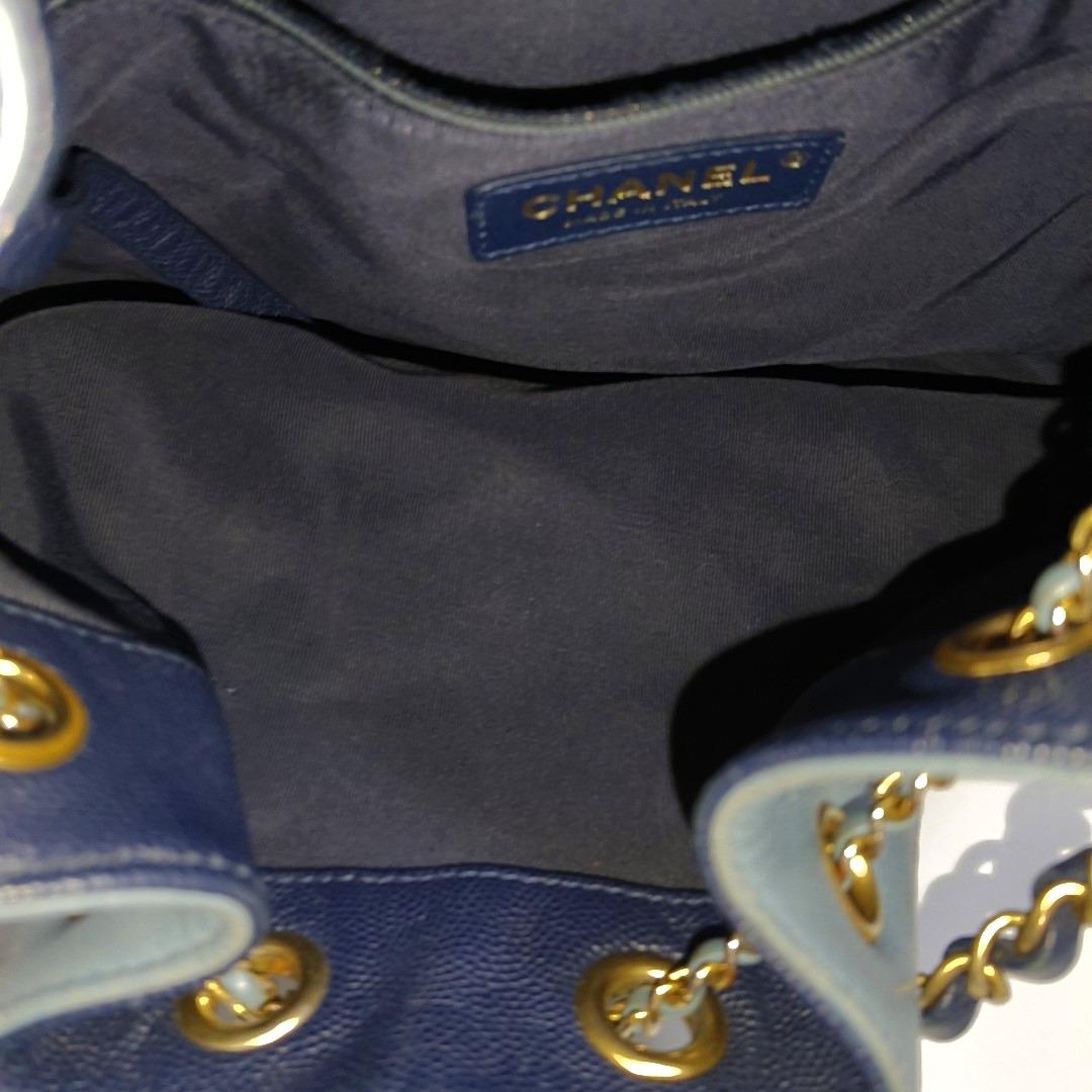 Chanel CC Lovely Chained Bucket Bag Lambskin Leather Navy Gold HW, 2018-19 For Sale 1