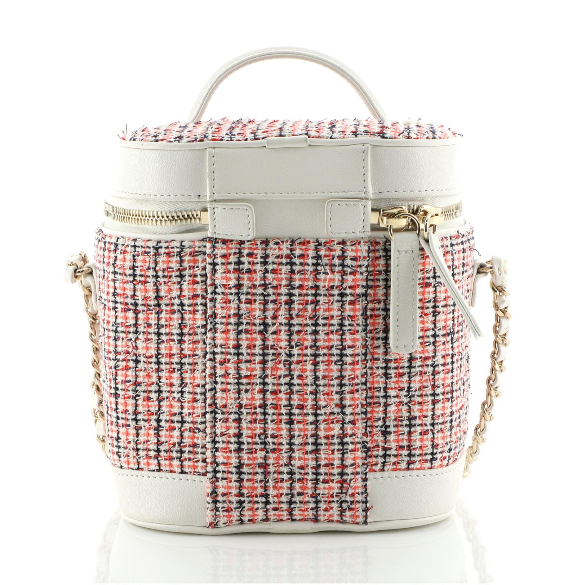 Chanel CC Mania Vanity Case in tweed e pelle d'agnello In condizioni buone a NY, NY