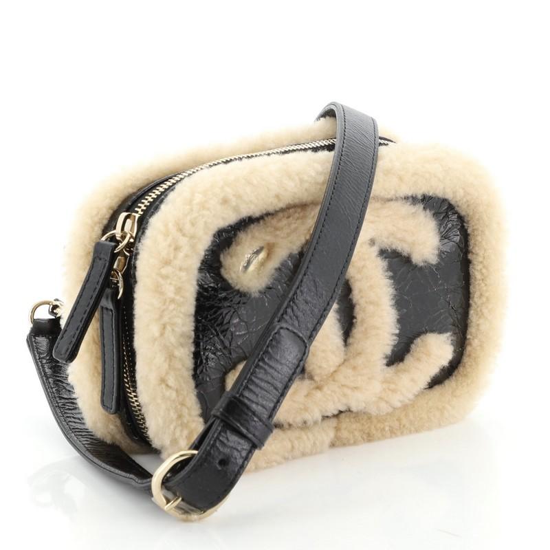 Chanel CC Mania Gürteltasche aus Schafsfell und glänzendem knautschigem Schafsleder Small (Beige)