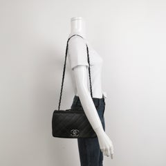 Chanel CC Matelasse Medium Black Calfskin Leather Single Flap Bag Silver Hardwar
