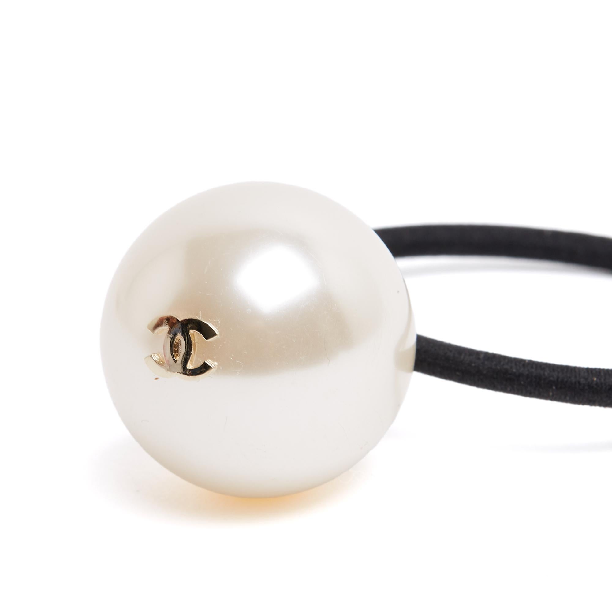 Beige Chanel CC Maxi Pearl Cheveux 2019 XL Fancy Pearl Hair Tie Bobble in vendita