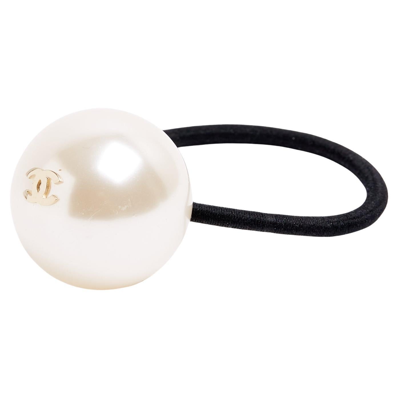Chanel CC Maxi Pearl Cheveux 2019 XL Fancy Pearl Hair Tie Bobble in vendita