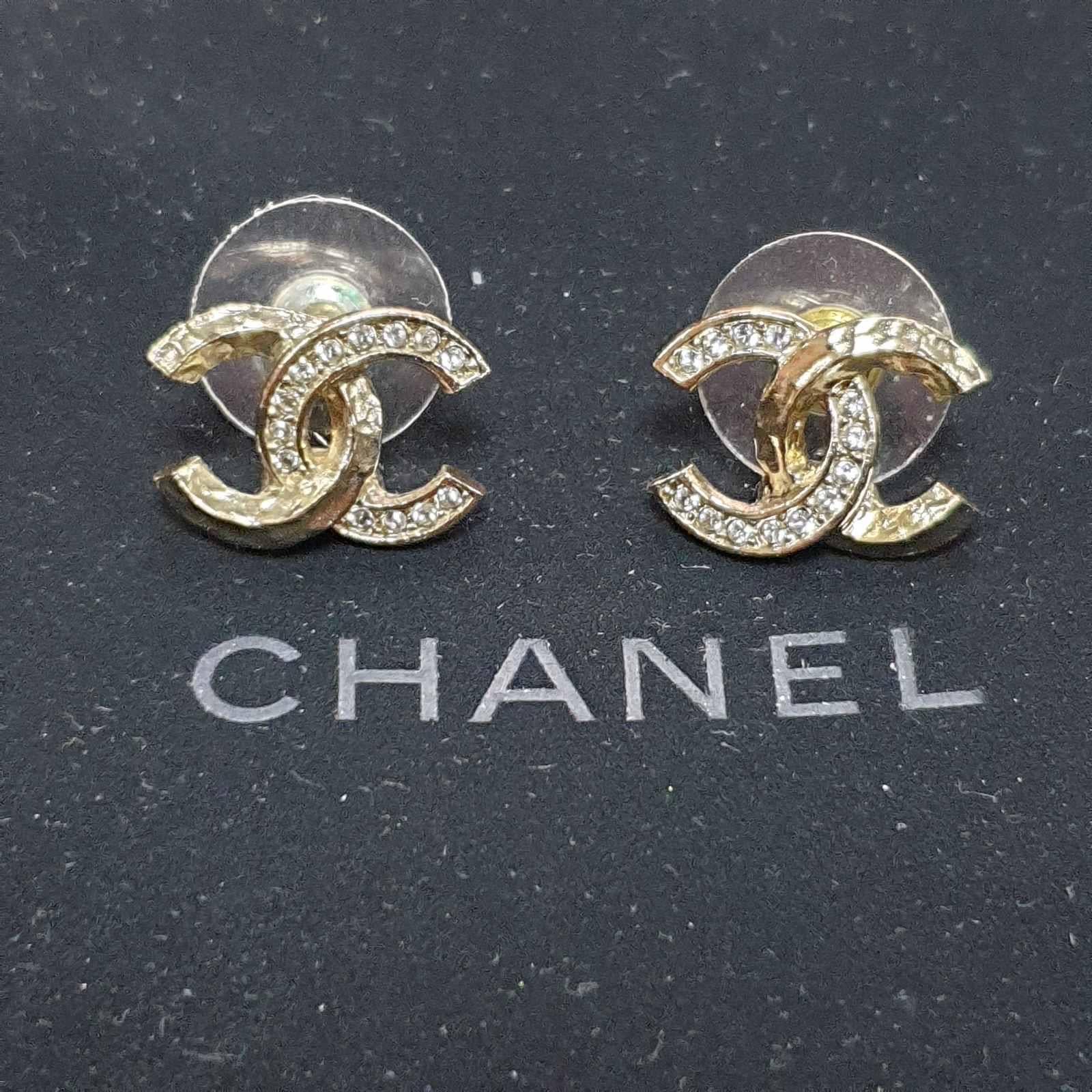 chanel cc stud earrings