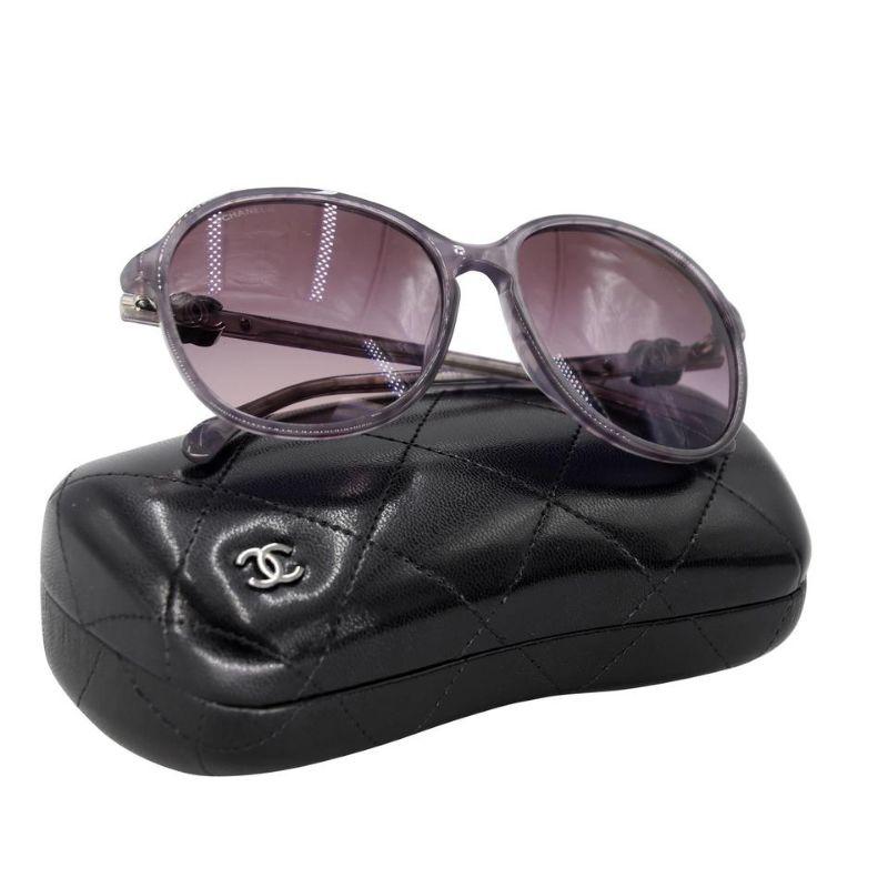 Chanel CC Monogrammierte Sonnenbrille mit Hardware Made in Italy CC-0912N-0006 (Grau) im Angebot