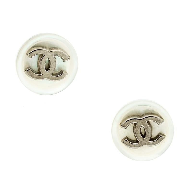 chanel button stud earrings