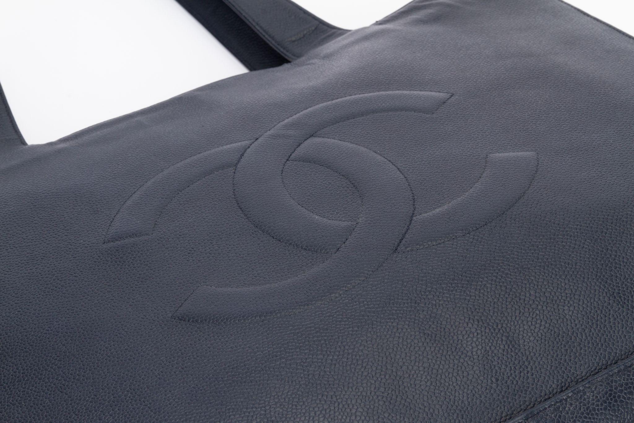 Chanel CC Motif 90s Shoulder tote Bag 1