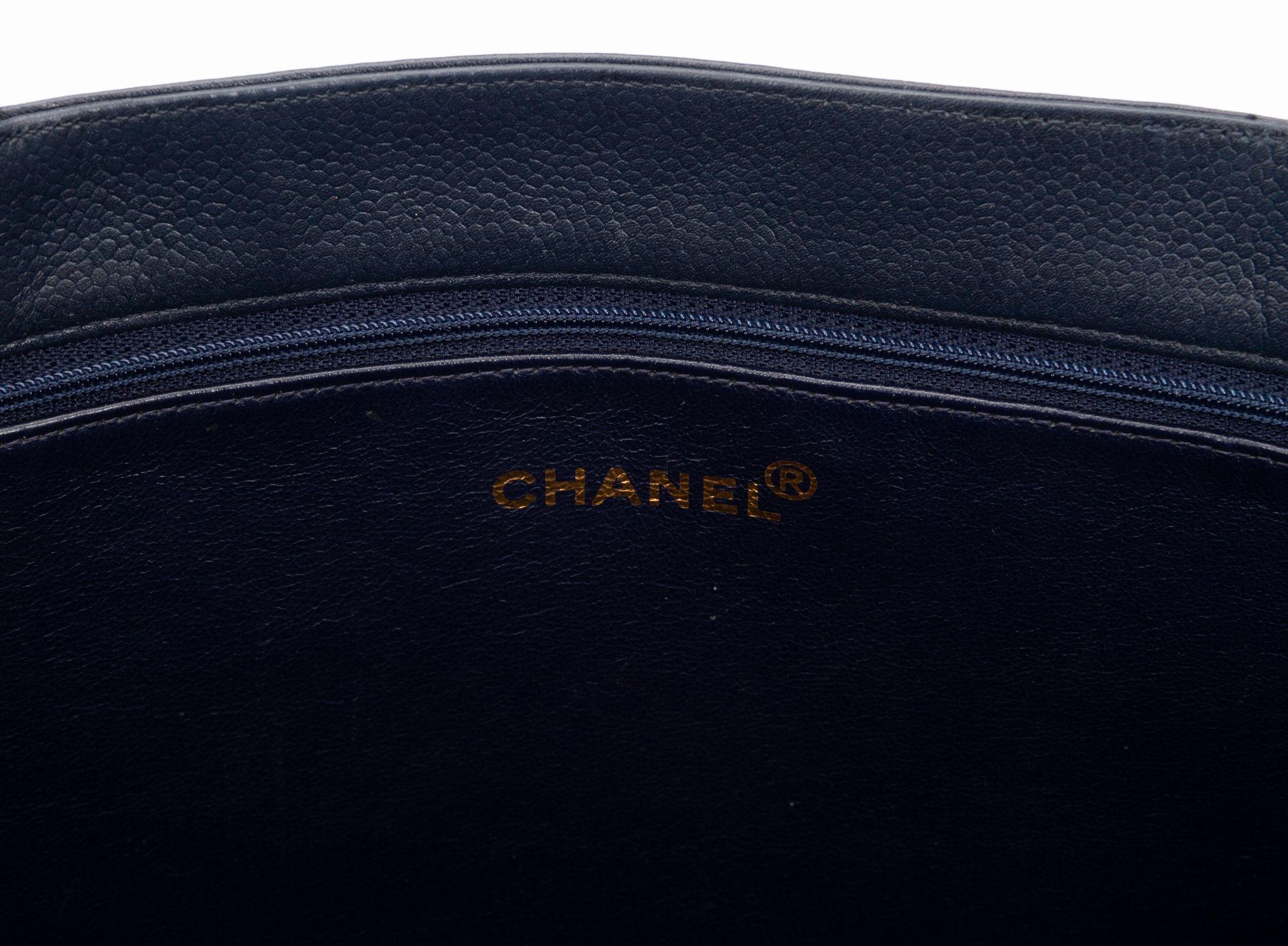 Chanel CC Motif 90s Shoulder tote Bag 4