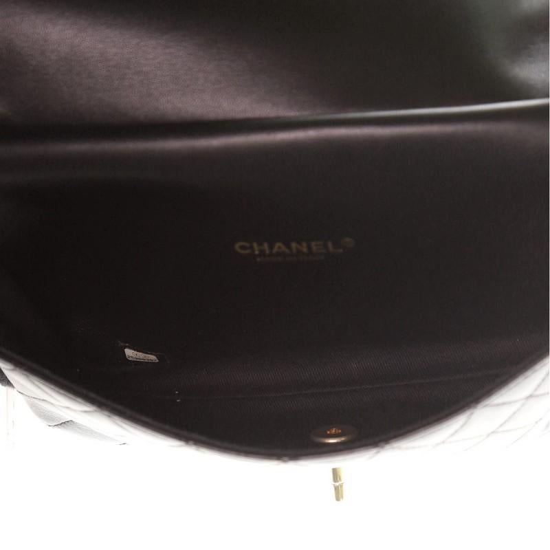 Chanel CC Muff Klappentasche aus gestepptem Lammfell und Shearling Medium für Damen oder Herren