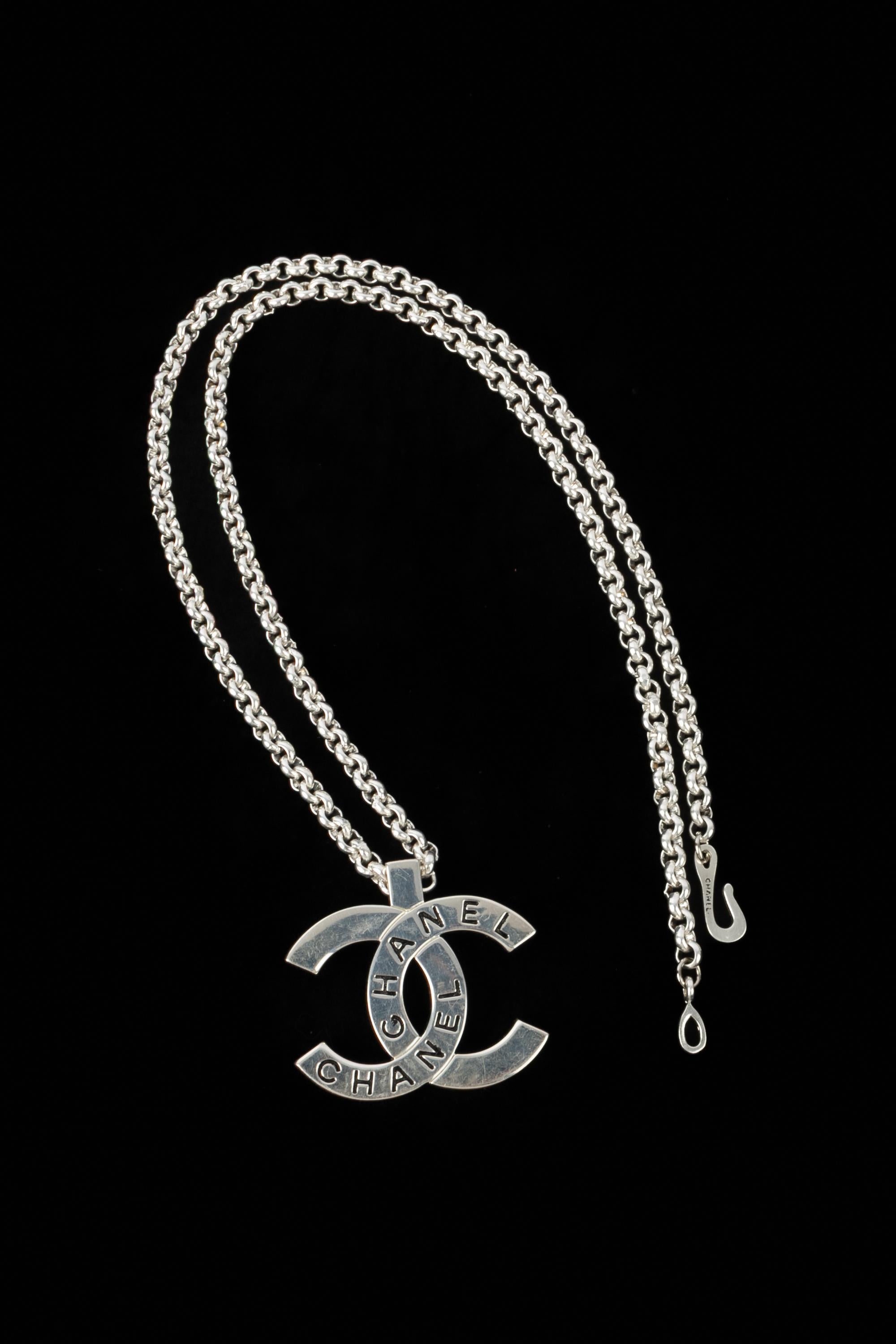 Chanel cc Halskette Frühjahr 1998 im Zustand „Hervorragend“ im Angebot in SAINT-OUEN-SUR-SEINE, FR